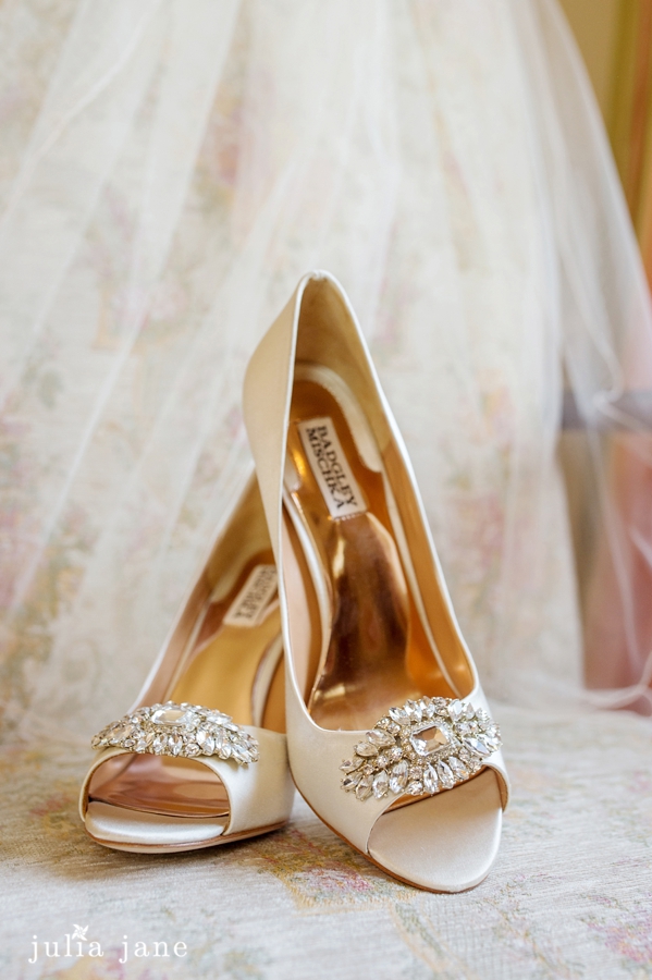 Timeless Wedding Photography by Connecticut Wedding Photographer Julia Jane Studios